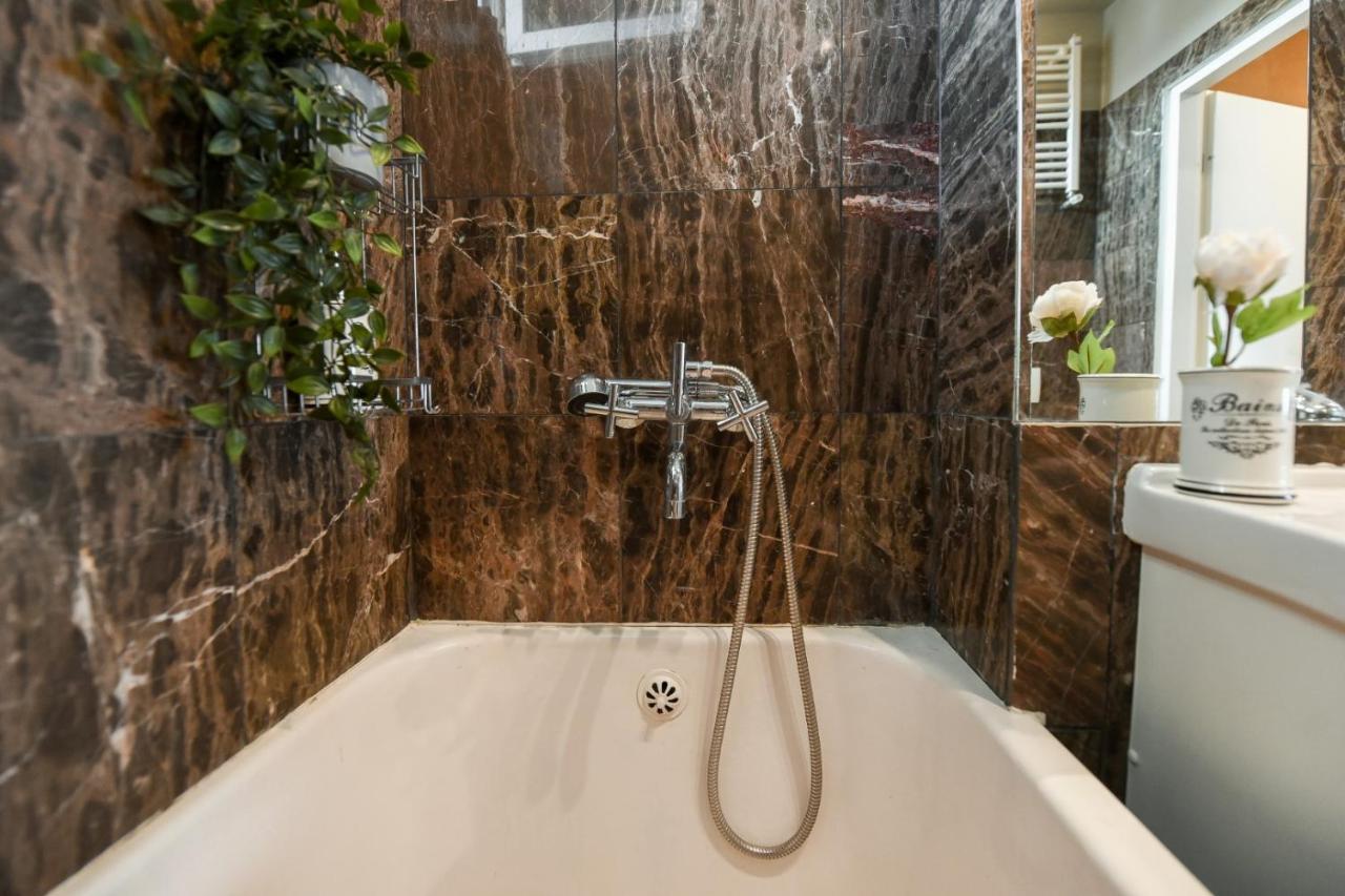 Spectacular Views & Modern Comfort: Your Dream Duplex In Central Bucharest Apartman Kültér fotó